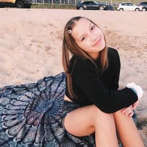 Meet your Posher, Olivia